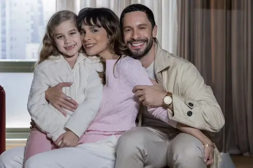 
					MC Carol, José Loreto e mais: veja quem chega a 'Quem Ama Cuida'
				
				