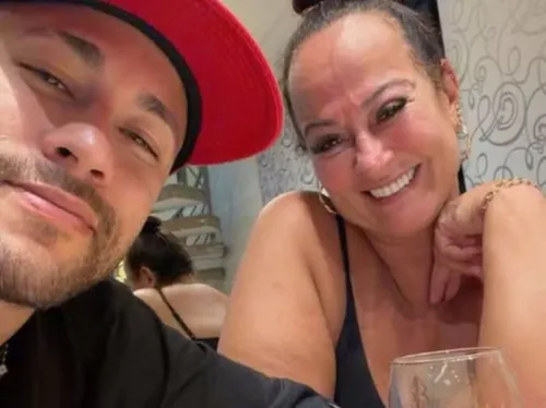 
					Mãe de Neymar faz pedido antes de possível retorno do craque à Seleção
				
				