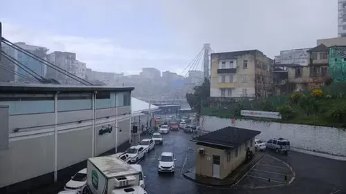
					Mais de 130 cidades da Bahia estão com alerta de chuvas
				
				