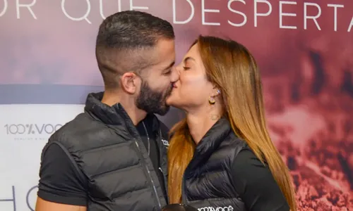 
					Mari Gonzalez e Pipo Marques ficam noivos no Quênia e pedido emociona
				
				