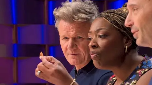
					'MasterChef': participante choca com curativo em prato e é eliminada
				
				
