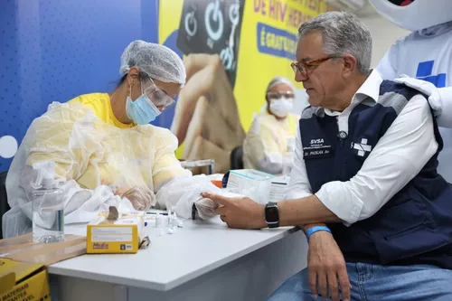 
					Ministro da Saúde visita posto de testagem no Carnaval de Salvador
				
				