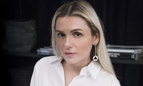 
					Monica Iozzi é internada com quadro delicado: 'Corpo não responde'
				
				