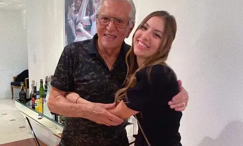 
					Neta de Carlos Alberto de Nóbrega faz cirurgia delicada contra câncer
				
				