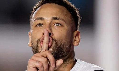 
					Neymar se apresenta à Seleção com 'Bat-helicóptero'; valor impressiona
				
				