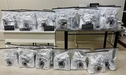 
					Polícia prende homem com 80 kg de cocaína no interior da Bahia
				
				