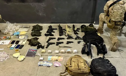 
					Polícia prende integrantes de facção em Lauro de Freitas
				
				