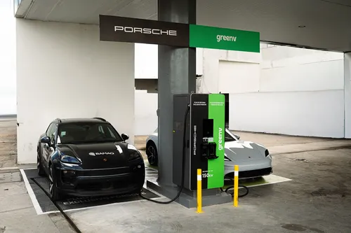 
					Porsche tem ponto de carregamento rápido exclusivo em Feira de Santana
				
				