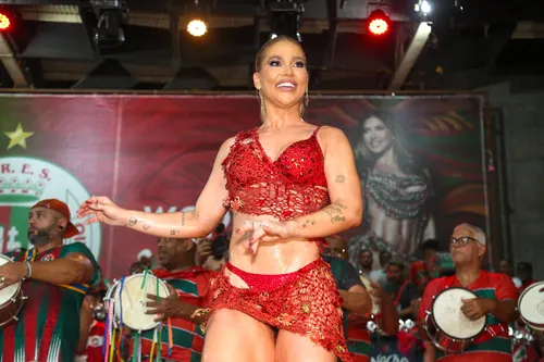 
					Presidente da Grande Rio abre o jogo de retorno de Paolla Oliveira
				
				