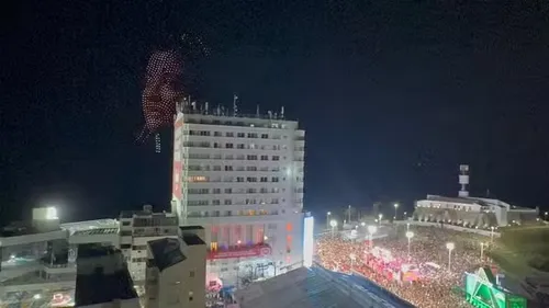 
					Carnaval: trios sofrem pane, Carlinhos Brown cita polêmica no 3° dia
				
				