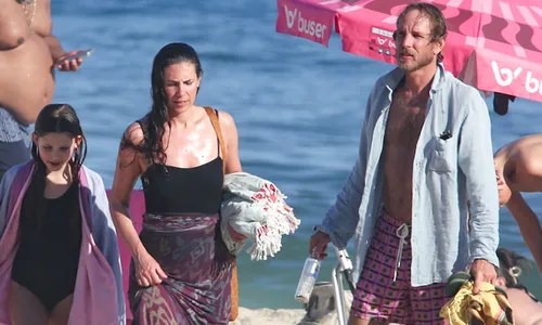 
					Príncipe de Mônaco e esposa surpreendem com dia de praia em Ipanema
				
				