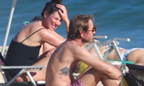 
					Príncipe de Mônaco e esposa surpreendem com dia de praia em Ipanema
				
				
