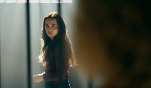 
					Quem Ama Cuida: Adriana surta na cadeia e promente vingança
				
				