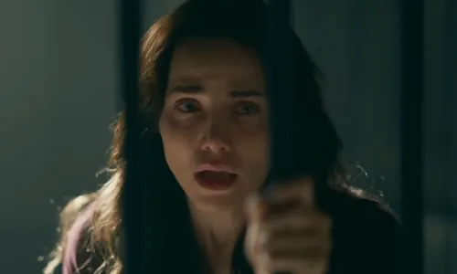 
					Elisa morre após prisão de Adriana em 'Quem Ama Cuida'? Saiba tudo
				
				