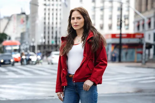 
					Quem Ama Cuida: Letícia Colin revela motivação para mocinha após vilãs
				
				