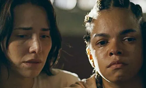 
					Quem Ama Cuida: Adriana faz Nancy de escudo em ataques de Silvana
				
				