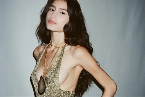 
					Quem é Luíza Perote, apontada como affair de João Guilherme
				
				