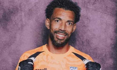 
					Quem é Vozinha, goleiro da Copa que ganhou 6 milhões de seguidores
				
				