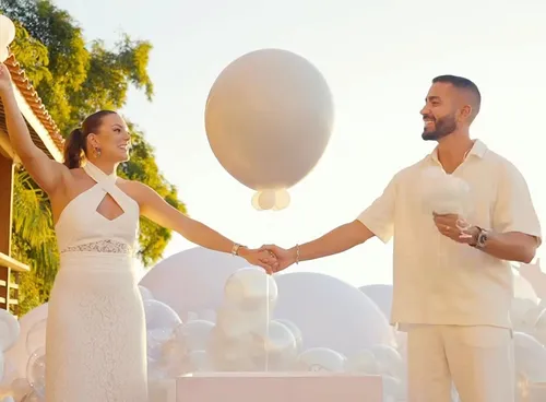 
					Rafa Marques, filho de Bell Marques, e esposa revelam sexo de bebê
				
				