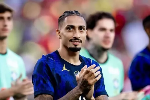 
					Raphinha fora da Copa? Entenda o real estado do atacante da Seleção
				
				