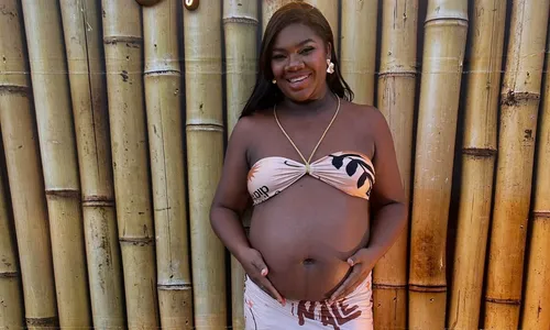 
					Raquel Brito chora ao revelar que não vai mostrar filho na internet
				
				
