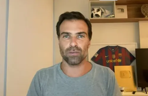 
					Ratinho 'dá nó' na Justiça em batalha contra Chico Buarque; entenda
				
				