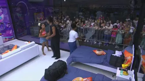 
					BBB 26: Matheus faz ameaça após Pedro tirar a camisa: 'Vou te engolir'
				
				