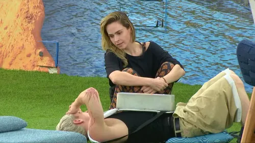 
					BBB: elenco promove 'caça às bruxas' e elege novos alvos para Paredão
				
				