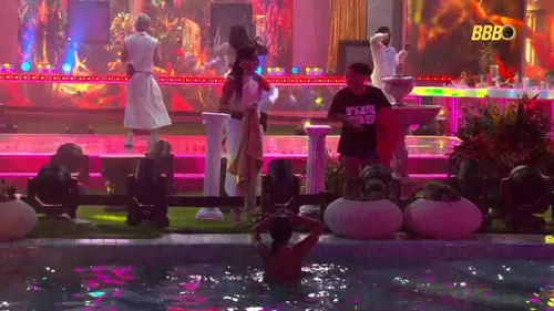 
					Resumo BBB 26: flerte de Ana Paula e Xamã, beijo e punição gravíssima
				
				