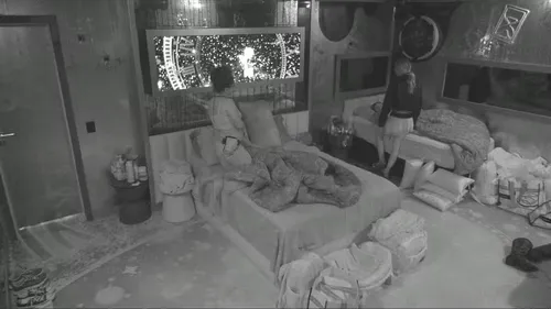 
					Resumo BBB 26: 'racha' entre Ana Paula e Milena, punição e chororô
				
				