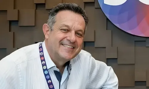 
					SBT demite ‘chefão’ e recontrata diretor após fracassos de audiência
				
				