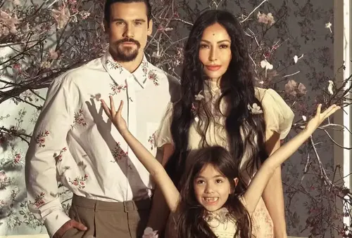 
					Sabrina Sato organiza chá de bebê após 'ultimato' da filha Zoe
				
				