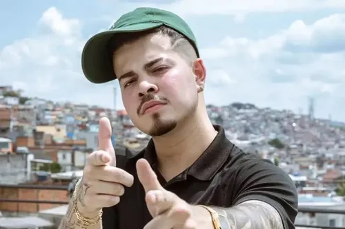 
					Saiba o estado de saúde do cantor Jottapê após forte crise e desmaio
				
				