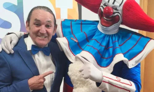 
					Esposa de Marquito surge nervosa após cirurgia delicada do humorista
				
				