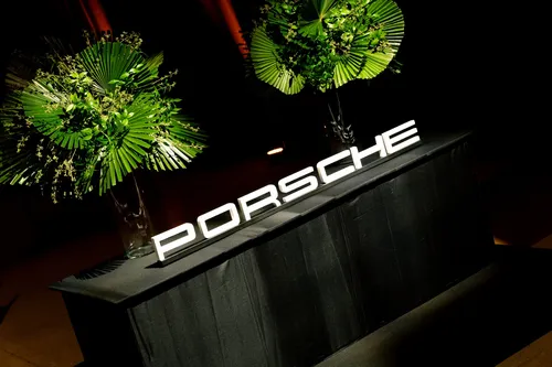 
					Salvador recebe avant-première do novo Porsche Cayenne Electric
				
				