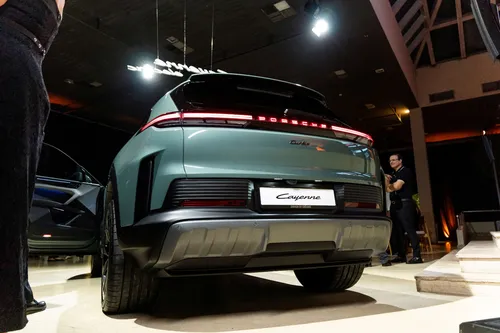 
					Salvador recebe avant-première do novo Porsche Cayenne Electric
				
				