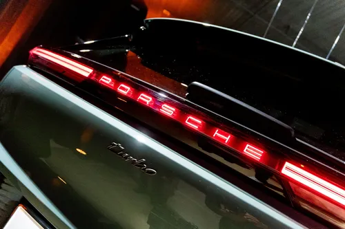 
					Salvador recebe avant-première do novo Porsche Cayenne Electric
				
				