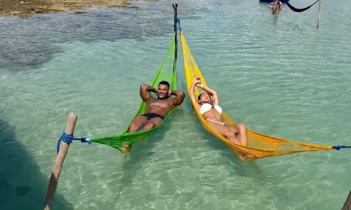 
					Scheila Carvalho e Tony Salles esbanjam boa forma em viagem de férias
				
				