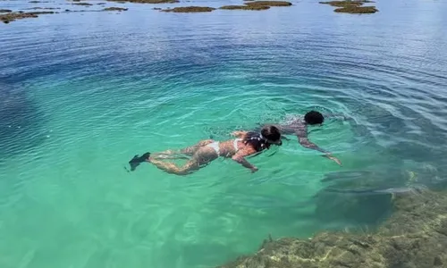 
					Scheila Carvalho e Tony Salles esbanjam boa forma em viagem de férias
				
				