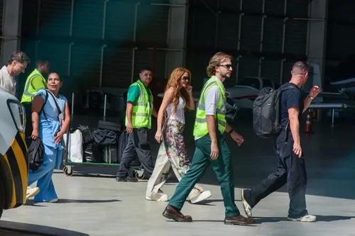 
					Shakira desembarca no Brasil para megashow no Rio e surpreende fãs
				
				