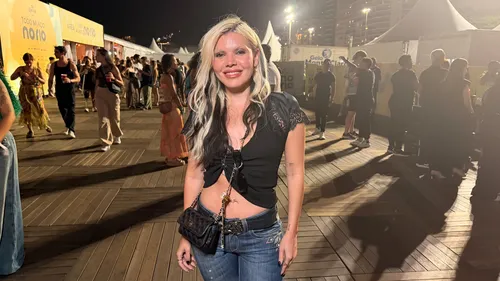 
					Shakira no Rio: famosos marcam presença no VIP do show; FOTOS
				
				
