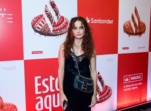 
					Shakira no Rio: famosos marcam presença no VIP do show; FOTOS
				
				