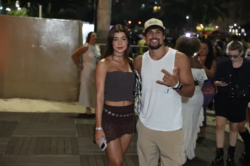 
					Shakira no Rio: famosos marcam presença no VIP do show; FOTOS
				
				