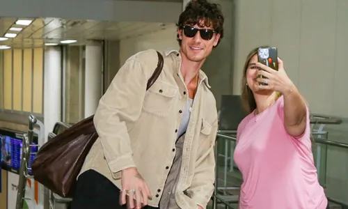 
					Shawn Mendes volta ao Brasil após assumir romance com Bruna Marquezine
				
				
