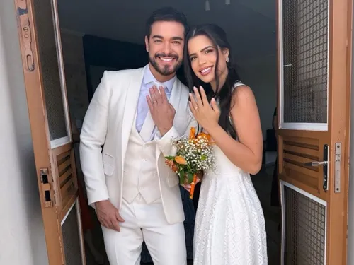 
					Sidney Sampaio se casa com médica em cerimônia de luxo em SP; FOTOS
				
				