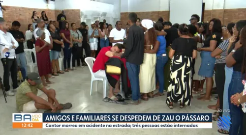 
					Sob forte comoção, amigos e familiares se despedem de Zau O Pássaro
				
				