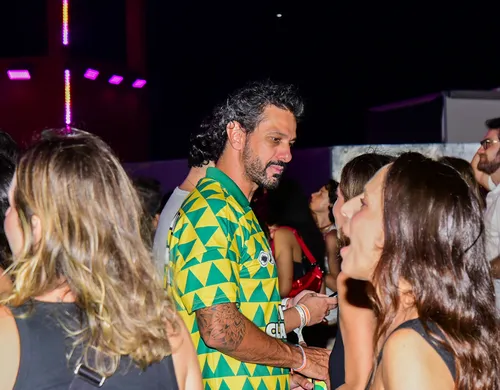 
					Ivete Sangalo quebra silêncio sobre novo amor: 'Sem inimigos'
				
				
