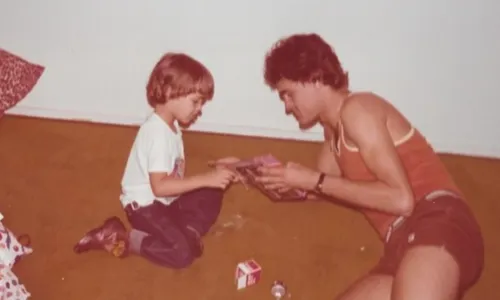 
					Tadeu Schmidt quebra silêncio e se despede de Oscar Schmidt; leia
				
				