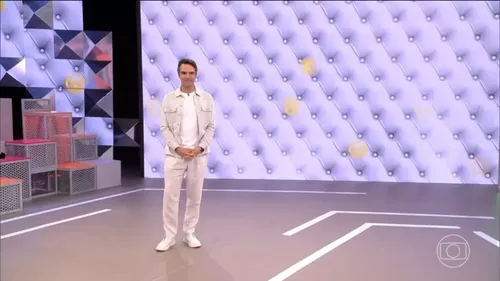 
					Tadeu Schmidt revela 'perrengue' e faz desabafo após estreia do BBB 26
				
				