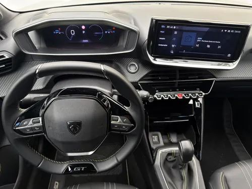 
					Testamos o Peugeot 208 GT versão híbrida
				
				